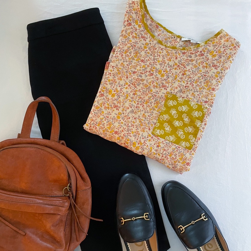 Black Pencil Skirt in Stretch Fabric